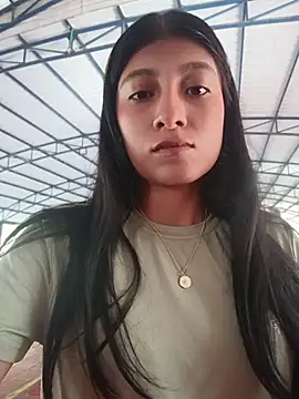 YeseniaRodriguez3 online show from July 2026 01:35:02 PM