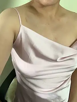 HellenChan online show from November 2025 01:20:01 PM