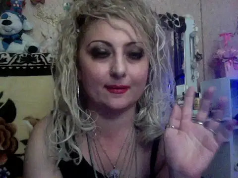 Snapshot of xHot_Amazonq chatting on November 2025 04:56:01 PM xHot Amazonq online show from November 2025 04:56:01 PM