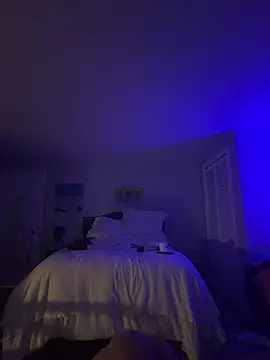 krisdeanbb online show from February 2026 10:00:01 AM