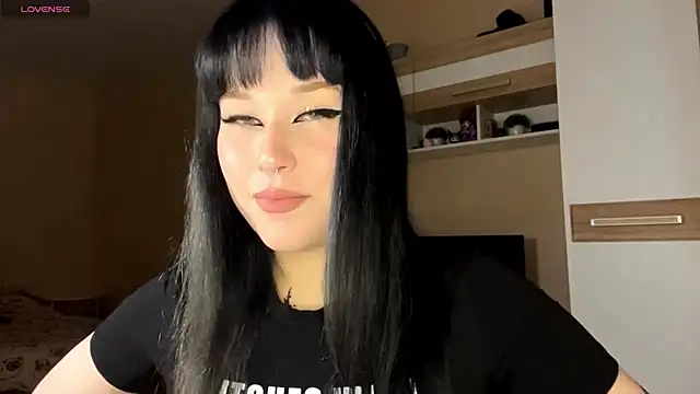 LaurenOveson online show from October 2025 07:23:01 AM