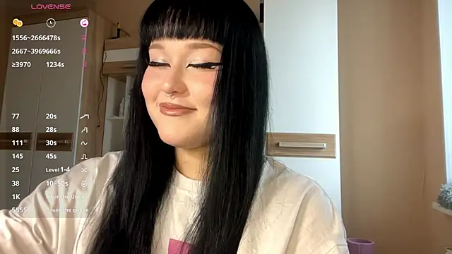 LaurenOveson online show from November 2025 09:55:02 AM