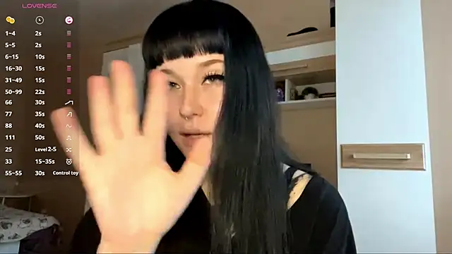 LaurenOveson online show from November 2025 10:28:02 AM