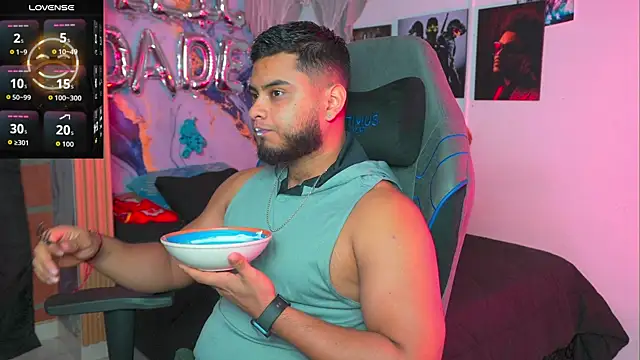 Tiler wolker online show from April 2026 12:48:01 AM