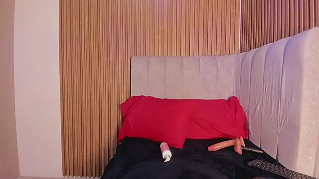 NhoanBrunette online show from February 2026 02:15:01 PM