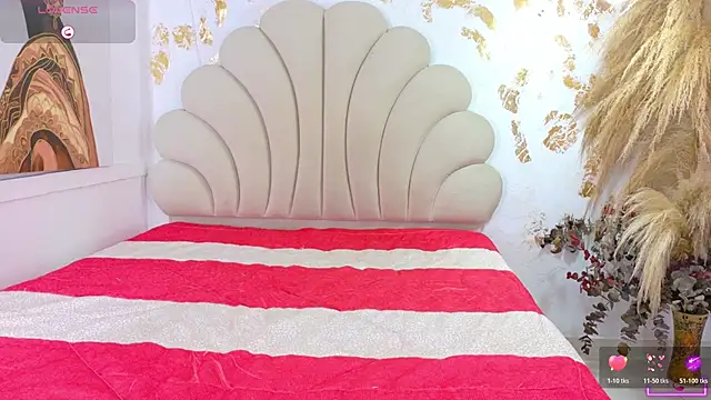 Snapshot of HellemMonet chatting on November 2025 08:52:01 PM HellemMonet online show from November 2025 08:52:01 PM