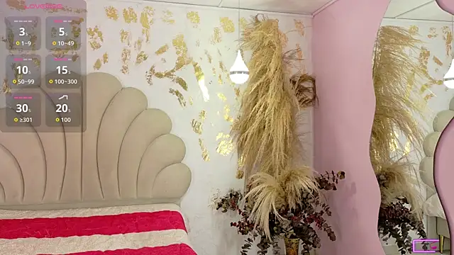 Snapshot of HellemMonet chatting on November 2025 07:49:02 PM HellemMonet online show from November 2025 07:49:02 PM