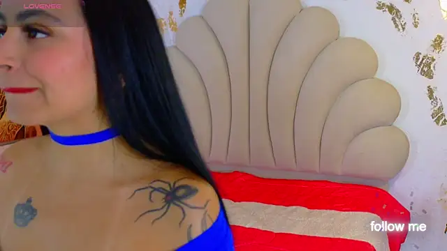 Snapshot of HellemMonet chatting on December 2025 07:33:02 PM HellemMonet online show from December 2025 07:33:02 PM