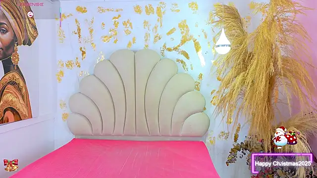 Snapshot of HellemMonet chatting on December 2025 06:45:01 PM HellemMonet online show from December 2025 06:45:01 PM