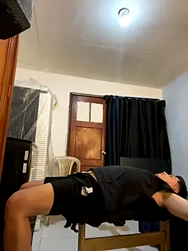 Snapshot of MasonHeat chatting on December 2025 11:03:02 PM MasonHeat online show from December 2025 11:03:02 PM