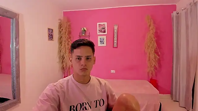 elmasmas01 online show from December 2025 02:33:01 PM