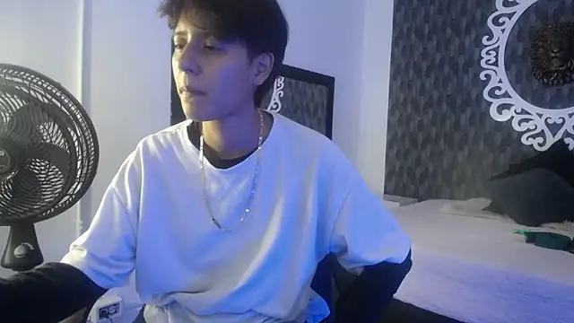 Snapshot of Ghost__Girl_ chatting on November 2025 01:30:02 AM Ghost Girl online show from November 2025 01:30:02 AM