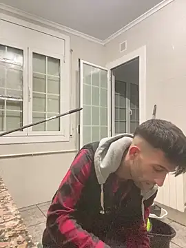 Snapshot of Dondeloquieras4 chatting on February 2026 07:43:02 PM Dondeloquieras4 online show from February 2026 07:43:02 PM