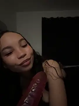 Snapshot of nikkiloveee chatting on April 2026 05:55:01 AM nikkiloveee online show from April 2026 05:55:01 AM