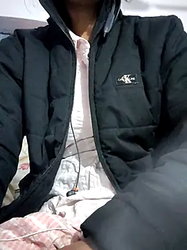 Hot-Rubyy online show from December 2025 07:12:01 AM