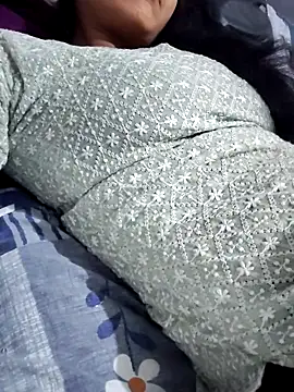 Hot-Rubyy online show from March 2026 04:35:02 PM