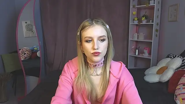 Snapshot of KissChristie__ chatting on December 2025 03:51:01 PM KissChristie online show from December 2025 03:51:01 PM