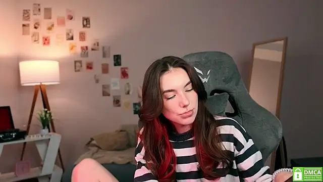 Snapshot of yourfrenchteacher chatting on October 2025 04:37:01 AM yourfrenchteacher online show from October 2025 04:37:01 AM