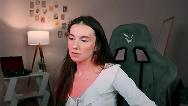 Snapshot of yourfrenchteacher chatting on December 2025 04:21:01 AM yourfrenchteacher online show from December 2025 04:21:01 AM