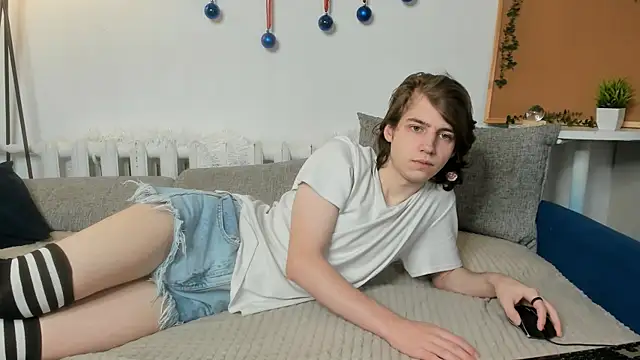 AvenGlow online show from January 2026 05:11:02 AM