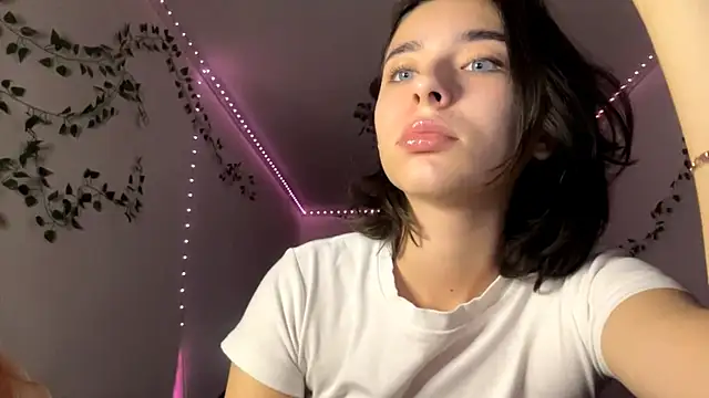 Snapshot of LilithFlamey chatting on November 2025 04:18:02 PM LilithFlamey online show from November 2025 04:18:02 PM