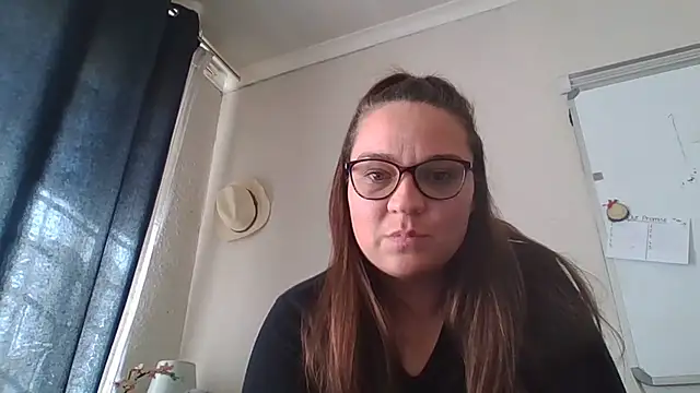 Snapshot of lilMissMarli chatting on July 2026 09:04:01 AM lilMissMarli online show from July 2026 09:04:01 AM