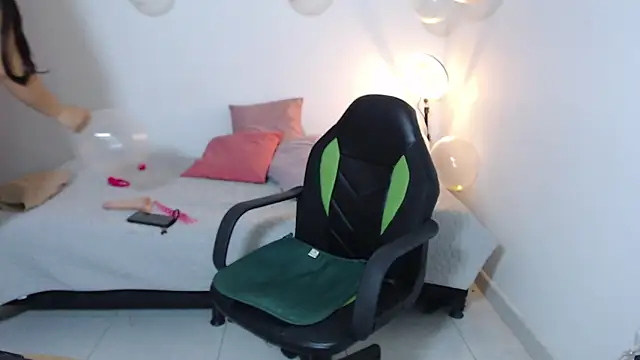 Snapshot of angiedavies10 chatting on October 2025 02:41:02 PM angiedavies10 online show from October 2025 02:41:02 PM