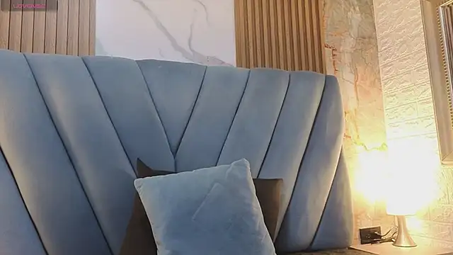 Salome cruxx online show from April 2026 12:01:01 PM