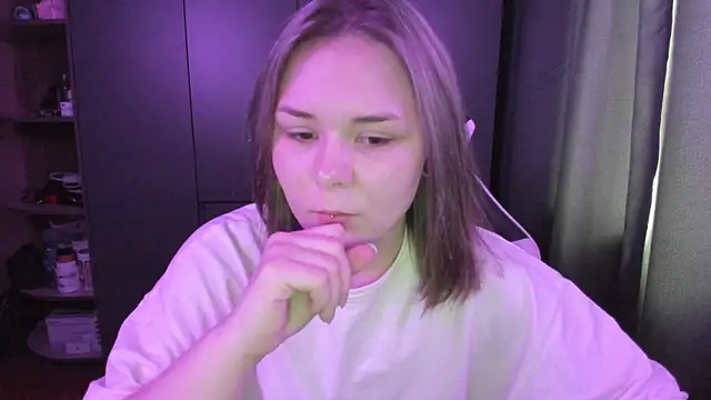 sophia lix online show from December 2025 05:58:02 AM