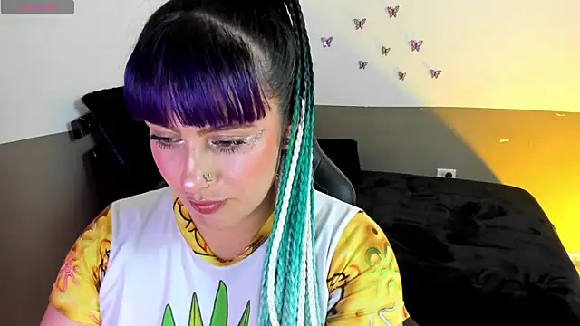 Monserrat Cute  online show from January 2026 11:30:02 PM