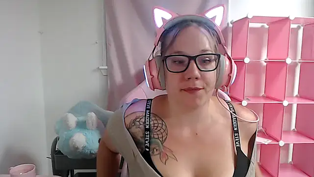 Snapshot of VixxyKitt3n chatting on October 2025 05:22:01 AM VixxyKitt3n online show from October 2025 05:22:01 AM