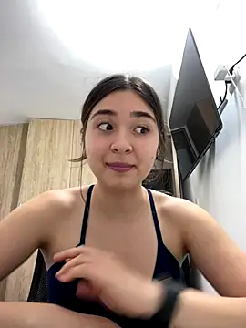 Valentina ro online show from December 2025 02:38:01 AM