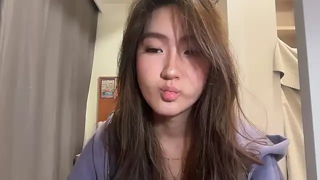 Snapshot of AlishaCheng chatting on January 2026 04:54:02 PM AlishaCheng online show from January 2026 04:54:02 PM