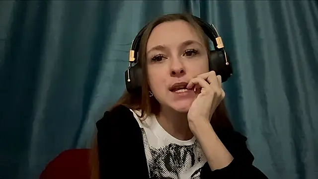 HOTBellakle online show from November 2025 03:10:02 PM