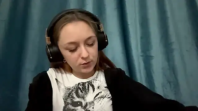 HOTBellakle online show from November 2025 04:35:01 PM