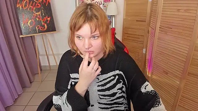 Snapshot of babyyullii chatting on November 2025 08:35:02 AM babyyullii online show from November 2025 08:35:02 AM