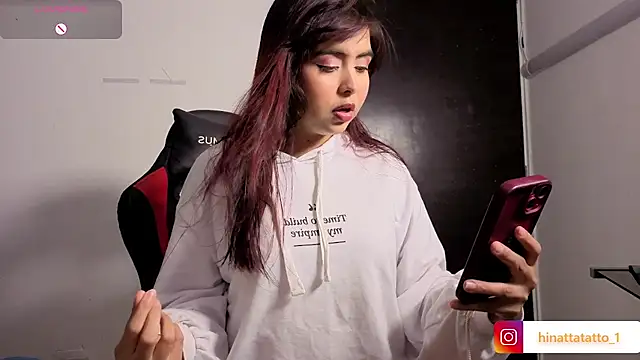 Snapshot of Hinatta-Tatto1 chatting on June 2026 08:13:01 PM Hinatta-Tatto1 online show from June 2026 08:13:01 PM