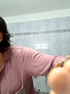 Piediniecollant online show from November 2025 05:40:01 AM