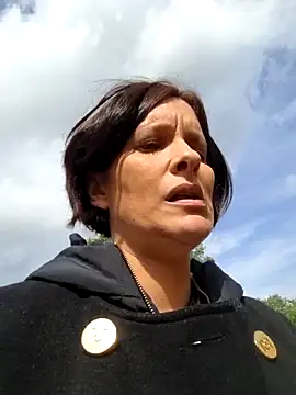 Piediniecollant online show from March 2026 11:05:01 AM