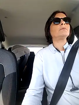 Piediniecollant online show from April 2026 10:00:01 AM