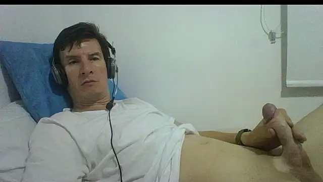 carliesexyman online show from November 2025 03:50:01 AM