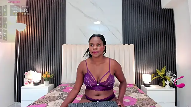 Katrina London online show from November 2025 08:10:01 PM