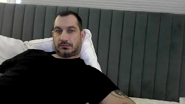 ckraiders84 online show from February 2026 06:38:01 PM