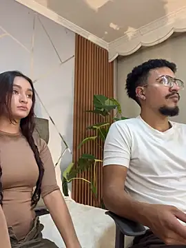 Noa N Luxy online show from November 2025 04:01:02 AM