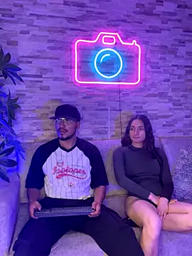 Noa N Luxy online show from December 2025 02:30:01 AM