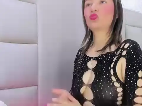 HannMachinne online show from November 2025 07:35:02 PM