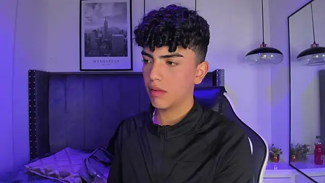 Niick Twiink online show from November 2025 08:20:02 PM