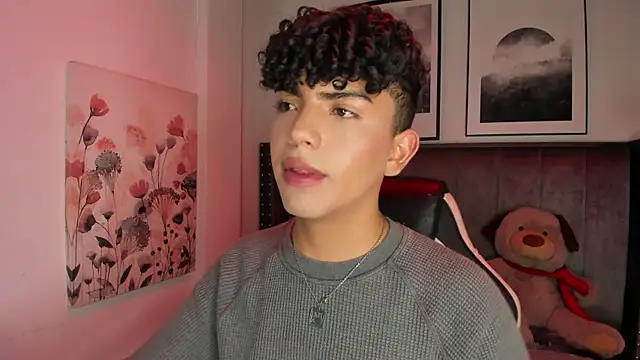 Niick Twiink online show from December 2025 07:51:02 PM