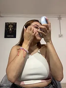 Snapshot of Adrimaretti chatting on December 2025 08:06:02 PM Adrimaretti online show from December 2025 08:06:02 PM