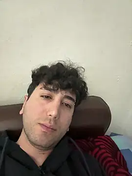 Snapshot of Hernann19 chatting on December 2025 08:35:01 PM Hernann19 online show from December 2025 08:35:01 PM